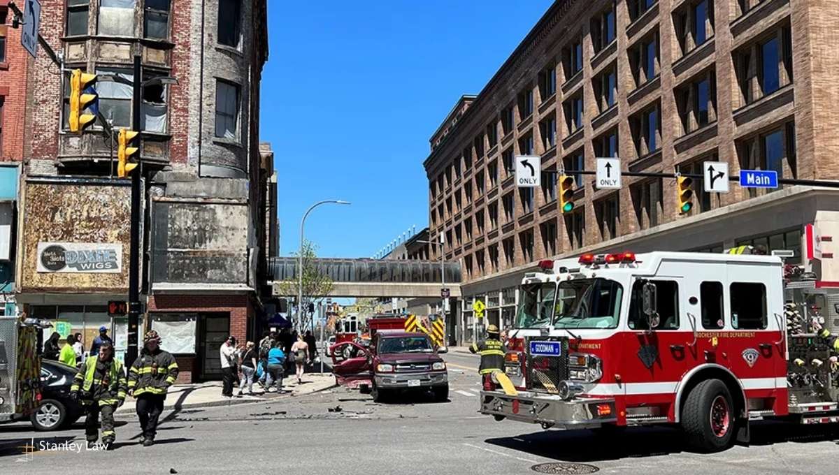 Rochester, NY - Individuals Trapped, Injured in Crash on N Clinton Ave