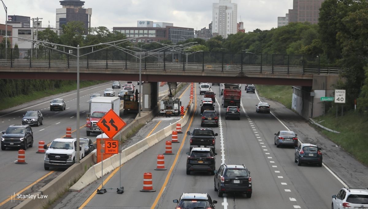 Rochester, NY - Injuries Reported in Crash on I-490 West Near Culver Rd