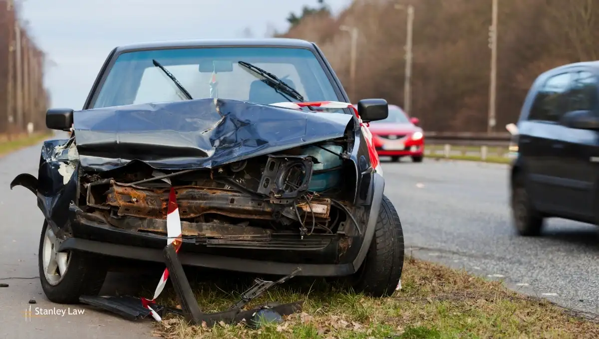 A serious car crash Sunday morning shuts down I-690 | WSYR, image size:1200x680